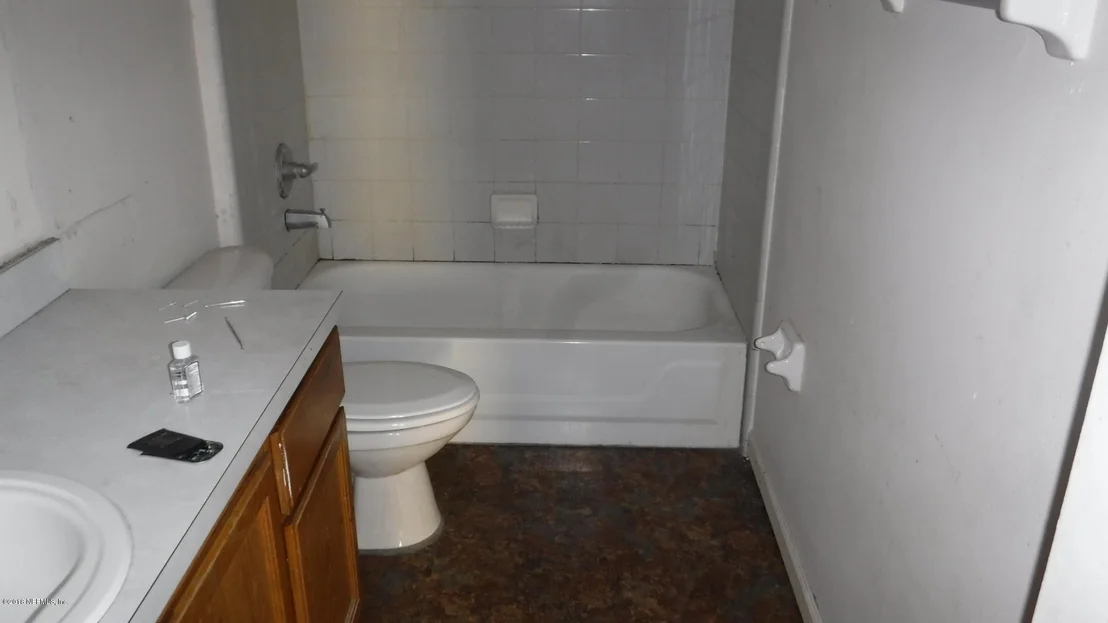 Photo of 2568 EIFFEL Circle W