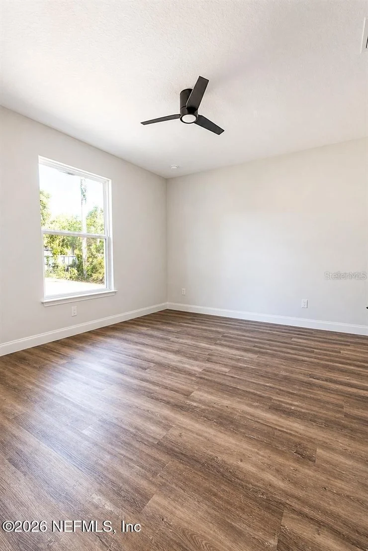 Photo of 14 RENSHAW Drive