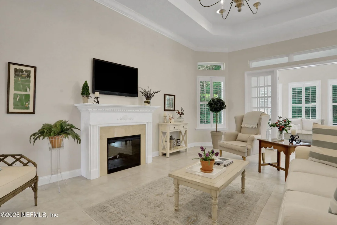 Photo of 1624 SUGAR LOAF Lane