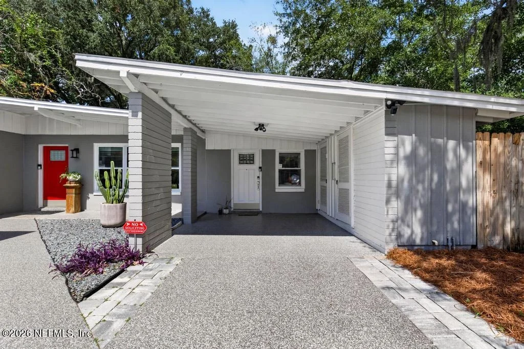 Photo of 1215 LE BRUN Drive