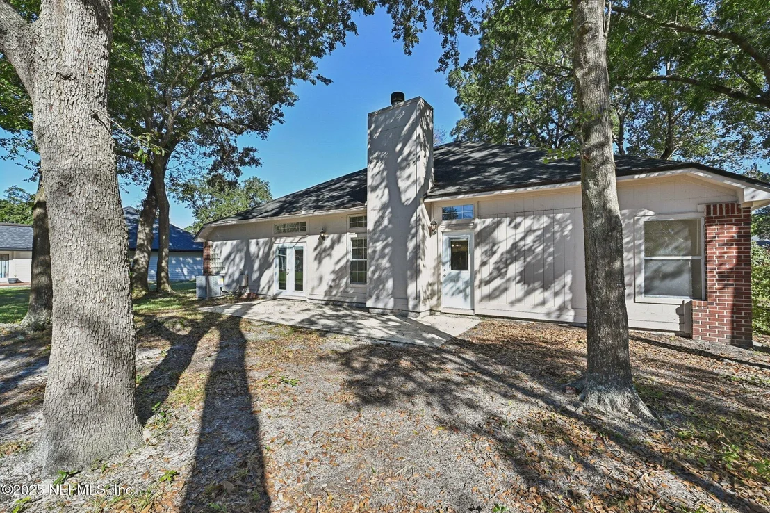 Photo of 208 HONEYSUCKLE Way