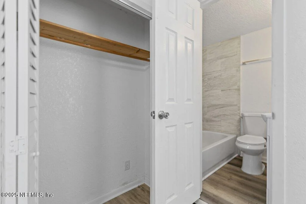 Photo of 2864 LEONID Road