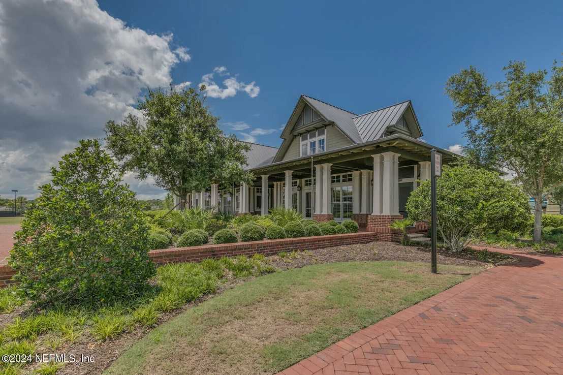 Photo of 595 MEADOW CREEK Drive