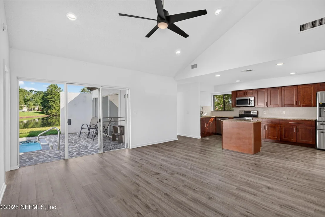 Photo of 7812 LINKSIDE Drive