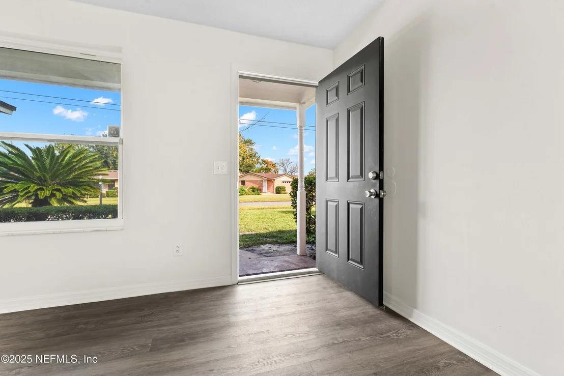 Photo of 5676 FLAGSTAFF Road