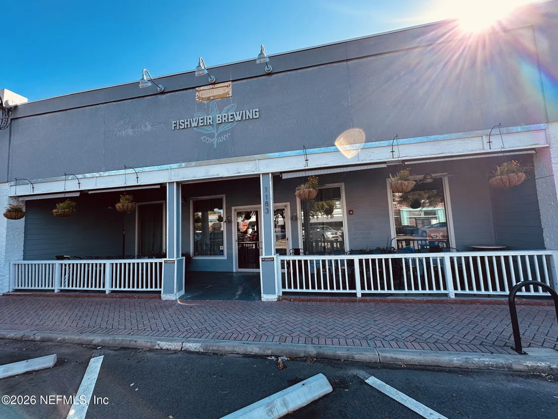 Photo of 4642 CRESCENT Street