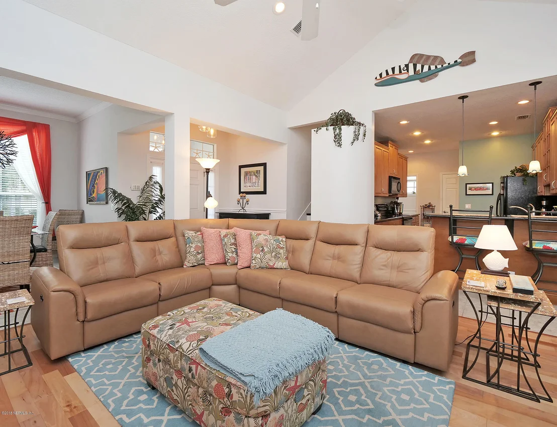 Photo of 1480 LAUREL Way