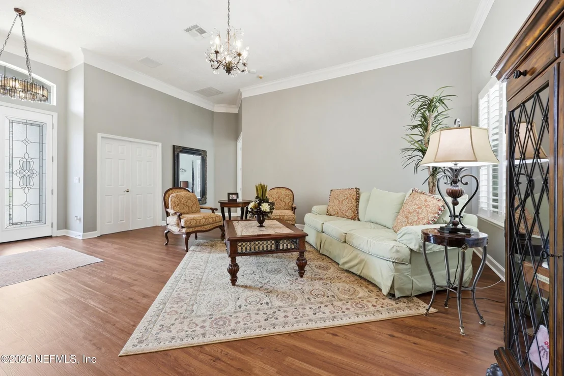 Photo of 828 RILEY Lane