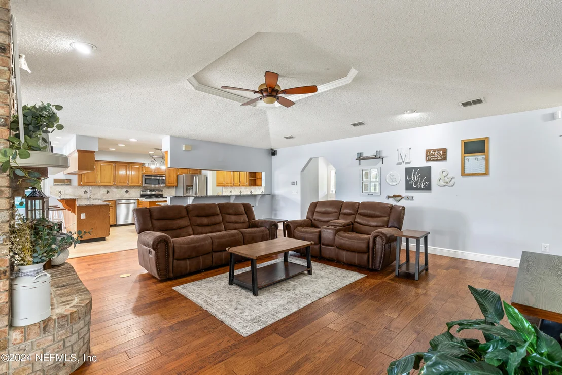Photo of 10017 PLANK Lane