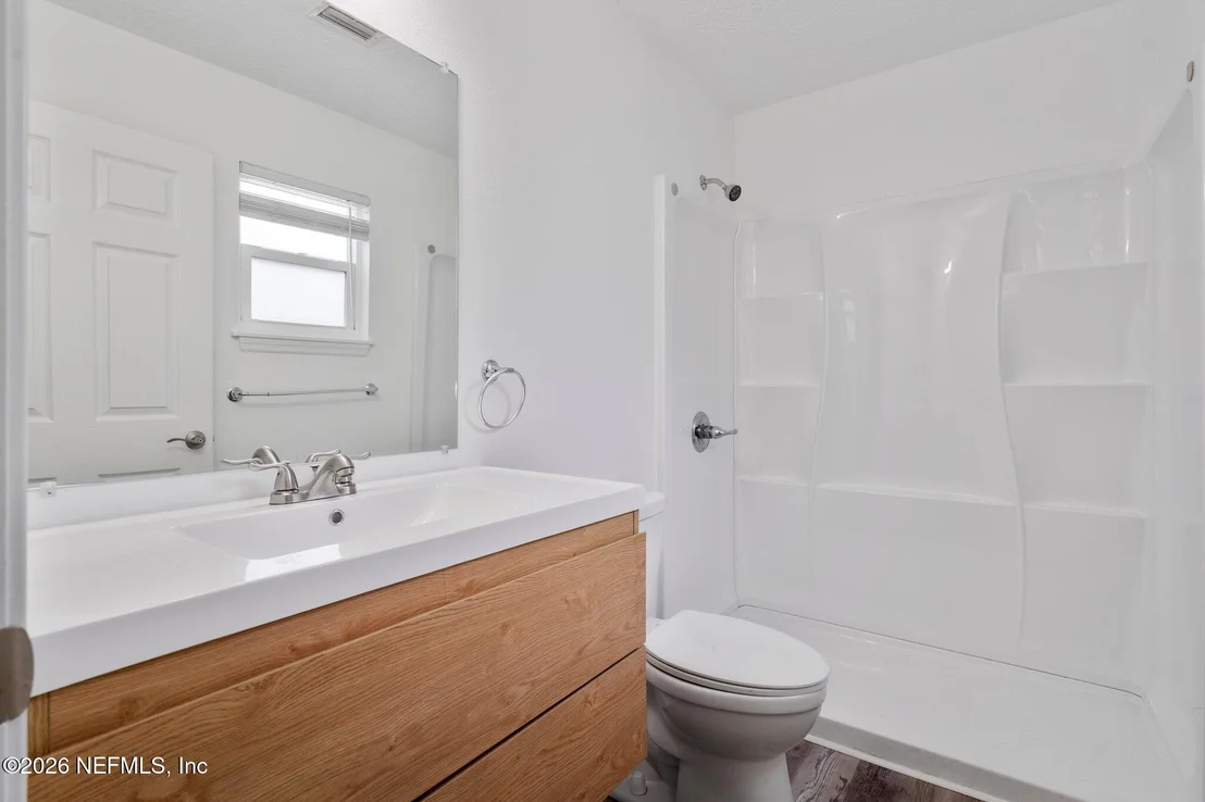 Photo of 860 W 6TH Street