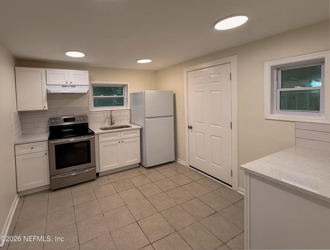 Photo of 5106 APPLETON Avenue
