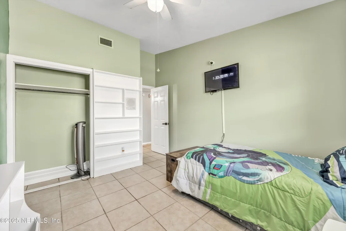 Photo of 1005 LAS ROBIDA Drive
