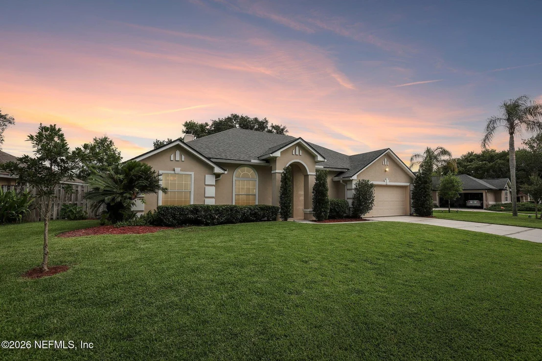 Photo of 372 MAPLEWOOD Drive