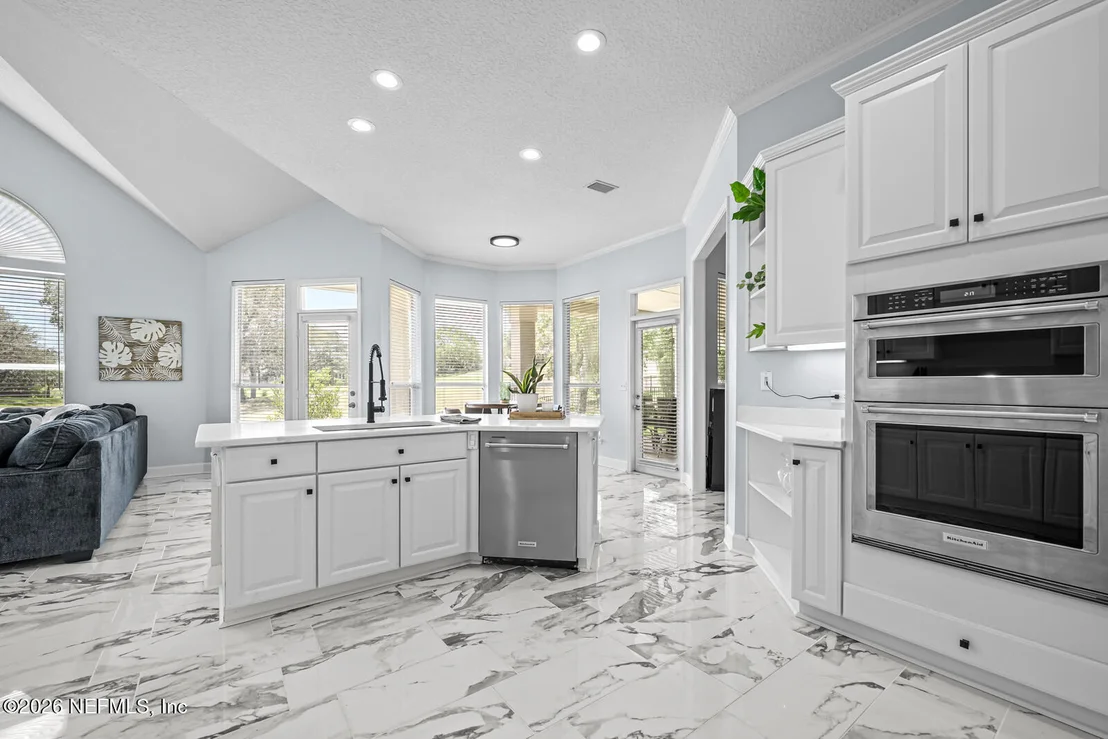Photo of 12548 HIGHVIEW Drive