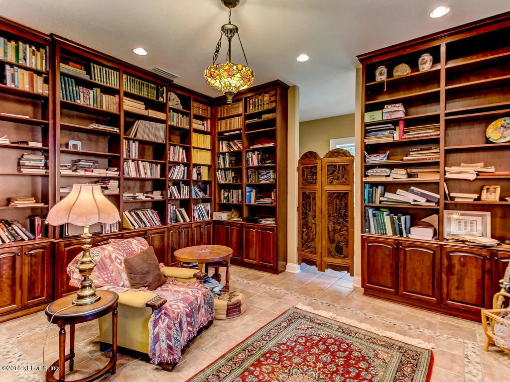 Photo of 595 W RIVER Road