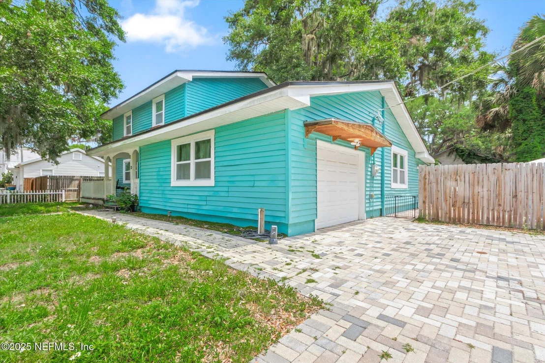 Photo of 13 DOUGLAS Avenue