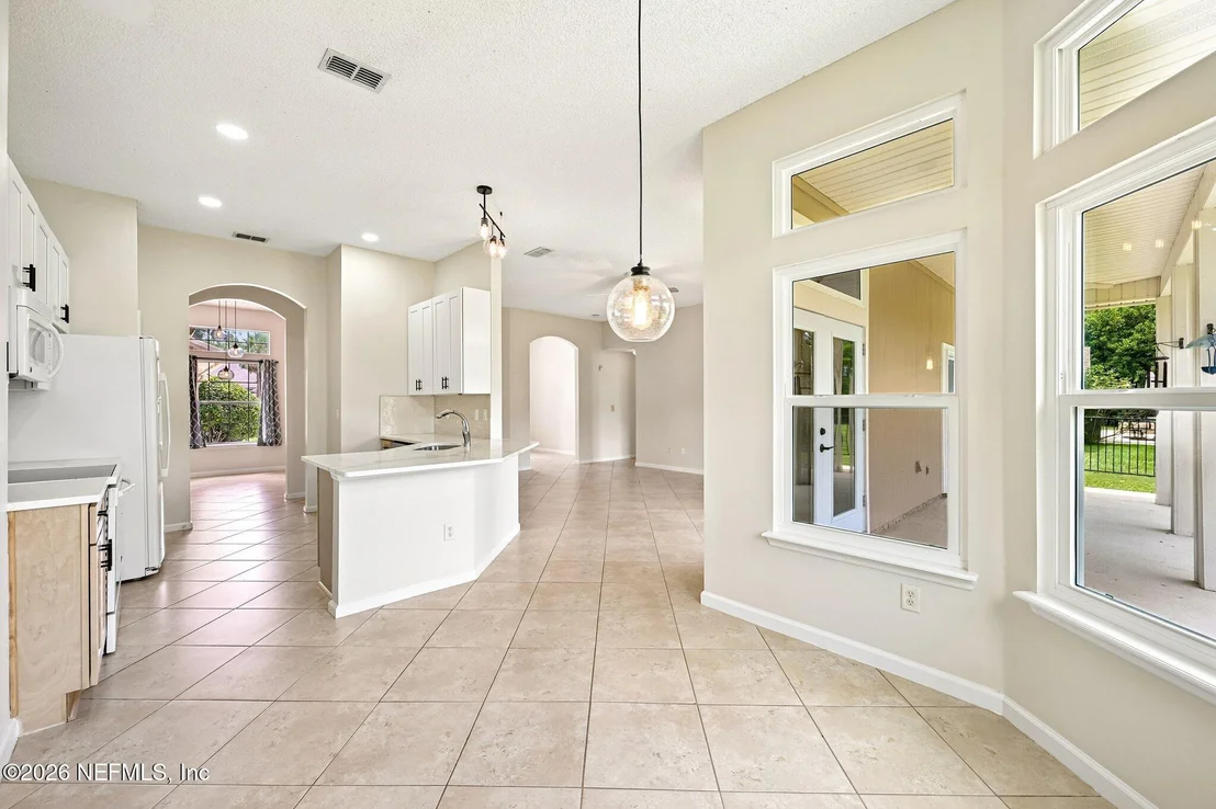 Photo of 392 MAPLEWOOD Drive