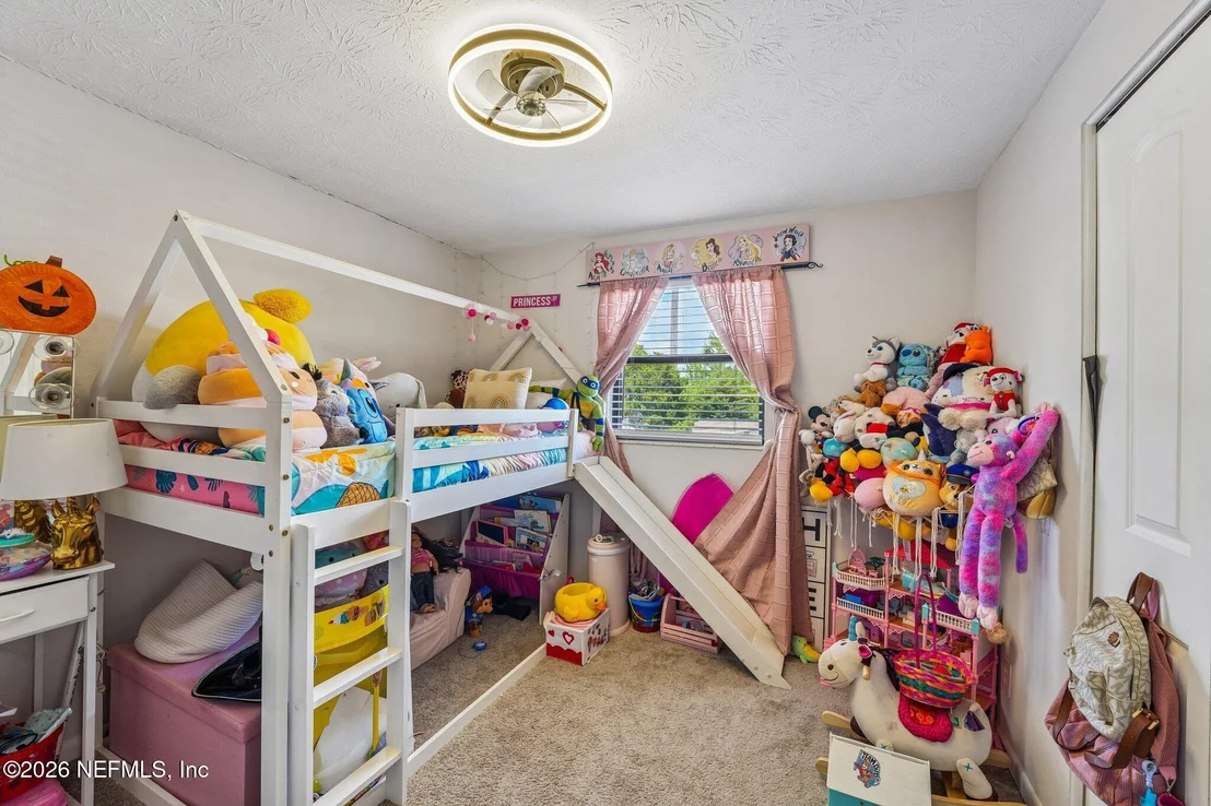 Photo of 472 SIGSBEE Road