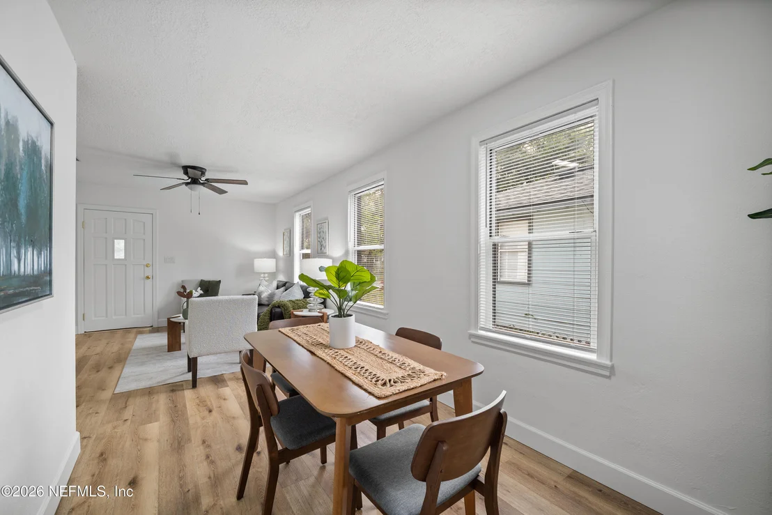 Photo of 4560 CRESCENT Street