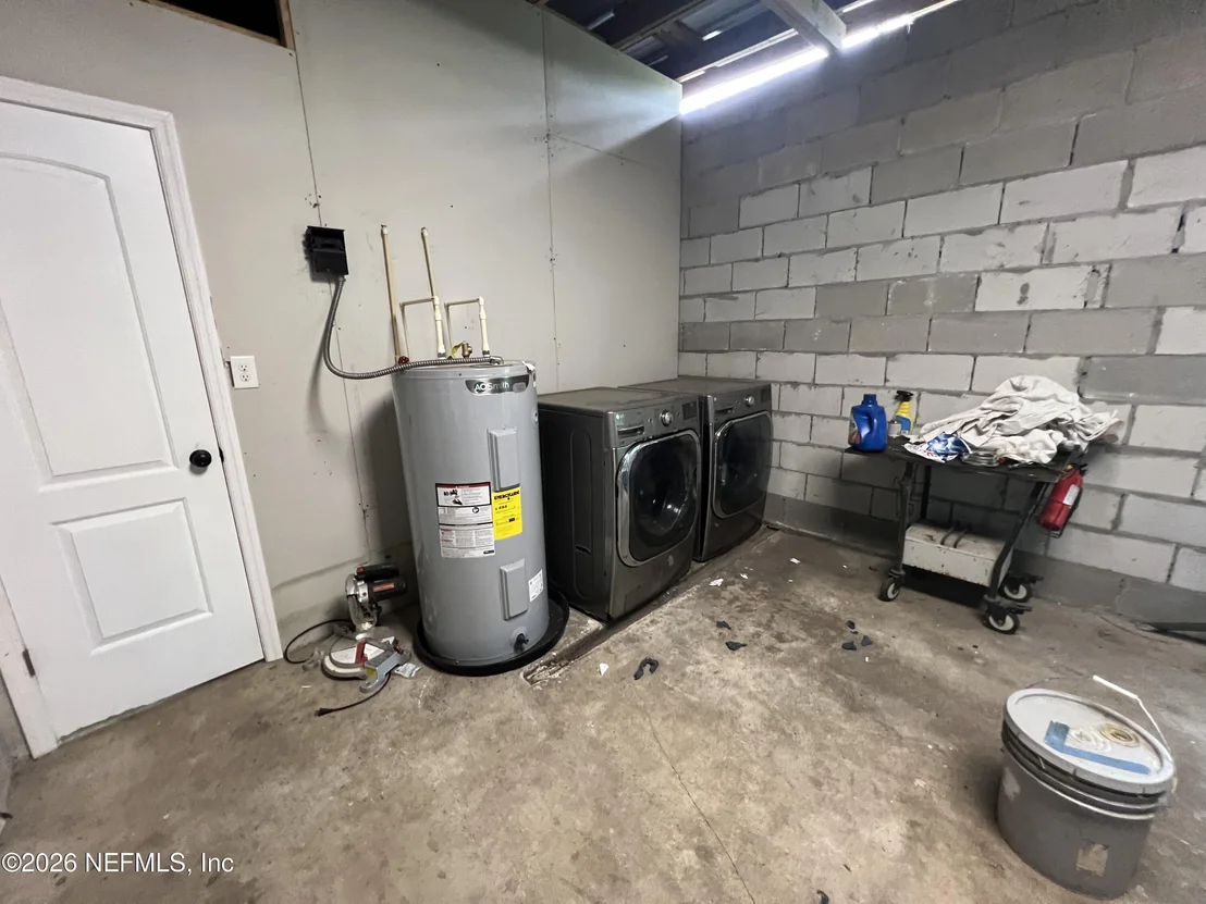 Photo of 468 TAYLOR Avenue