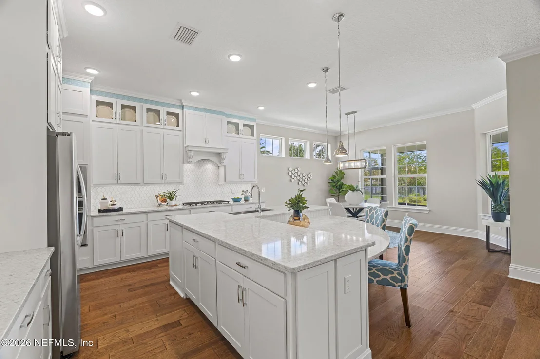 Photo of 183 FREMONT Avenue