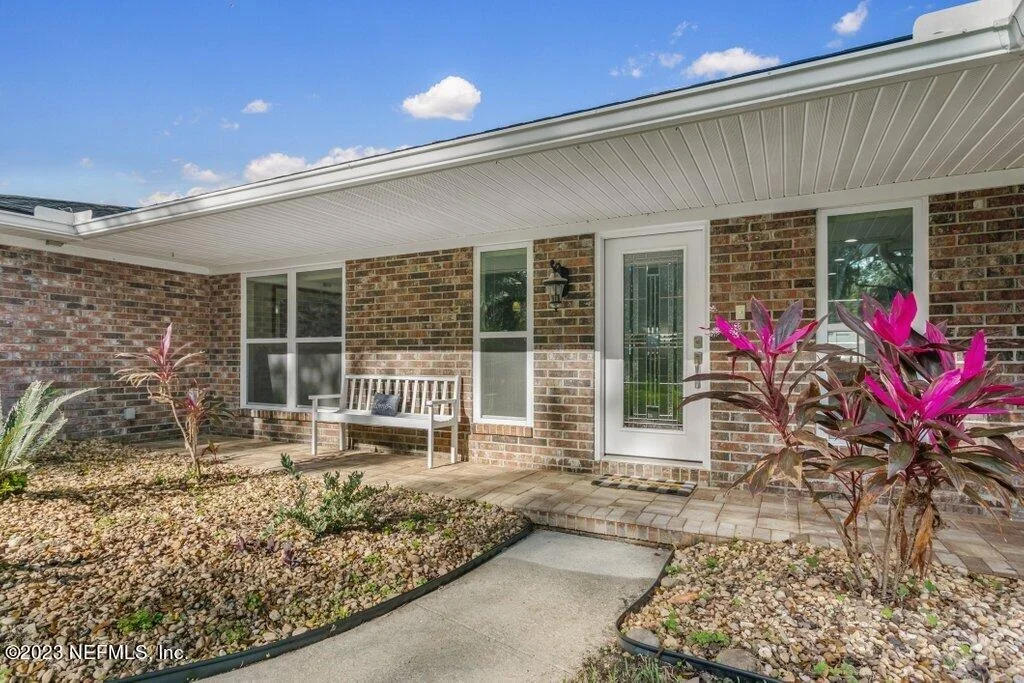 Photo of 241 OAK Drive S