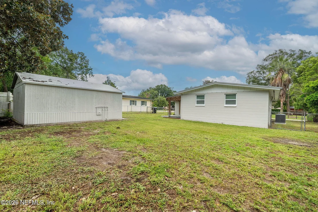 Photo of 215 HILLTOP Drive