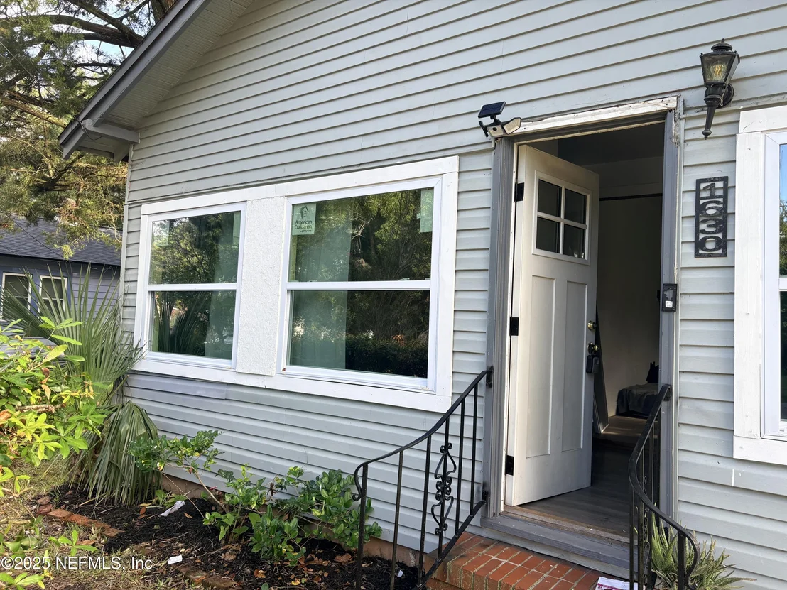 Photo of 1630 STEELE Street