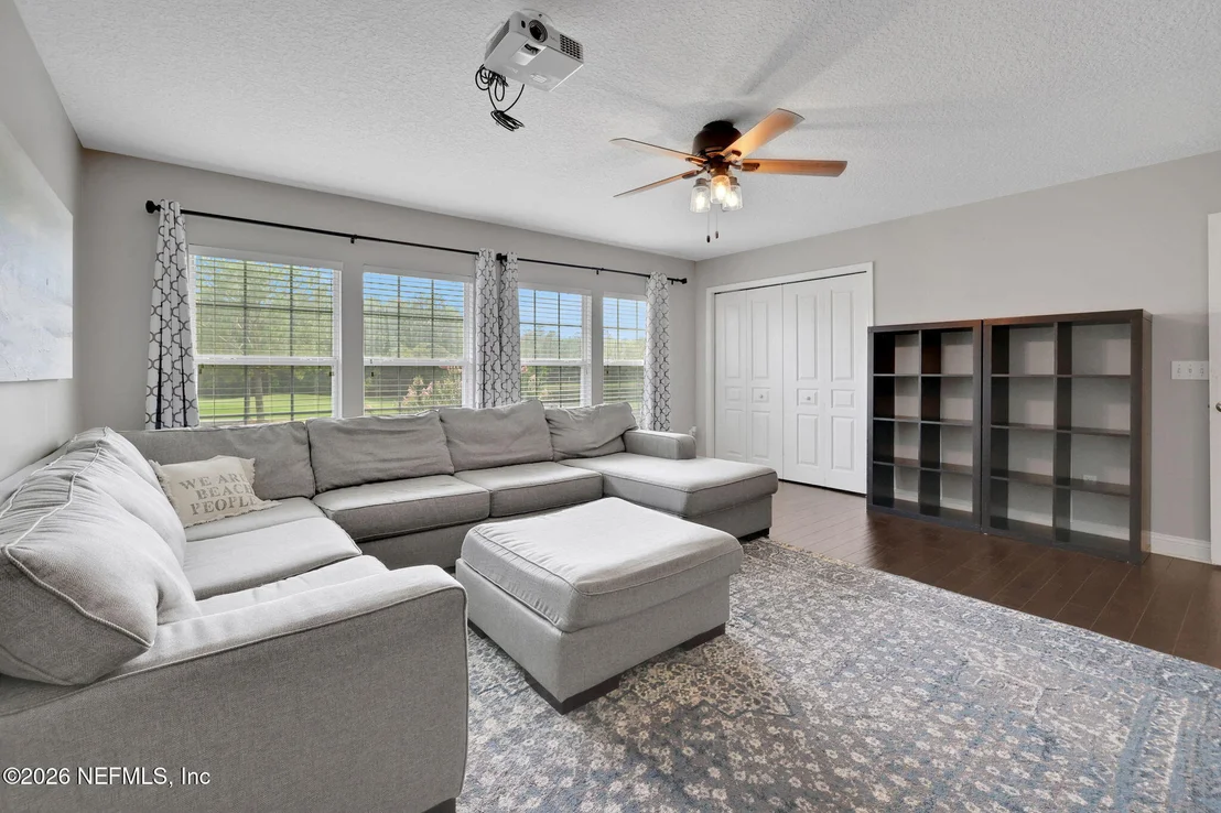 Photo of 1005 MEADOW VIEW Lane