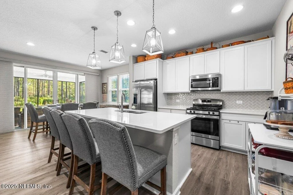 Photo of 1903 AMBERLY Drive