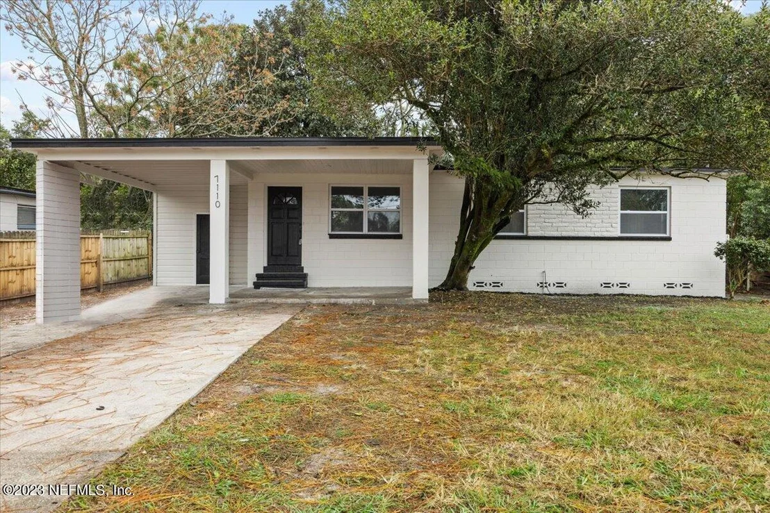 Photo of 7110 MAYAPPLE Road
