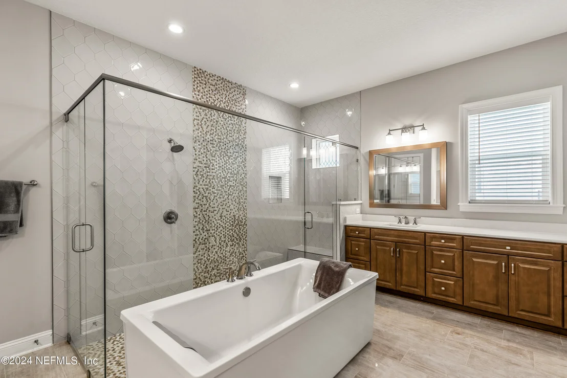 Photo of 10511 SILVERBROOK Trail