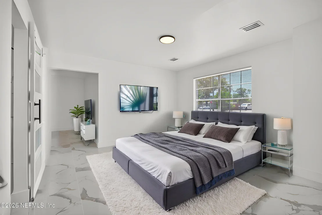 Photo of 1407 GRANDVIEW Drive