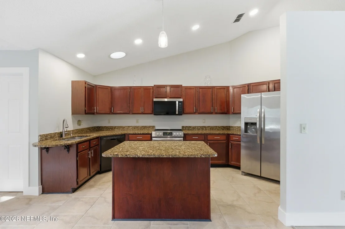Photo of 421 CHICOPEE Court