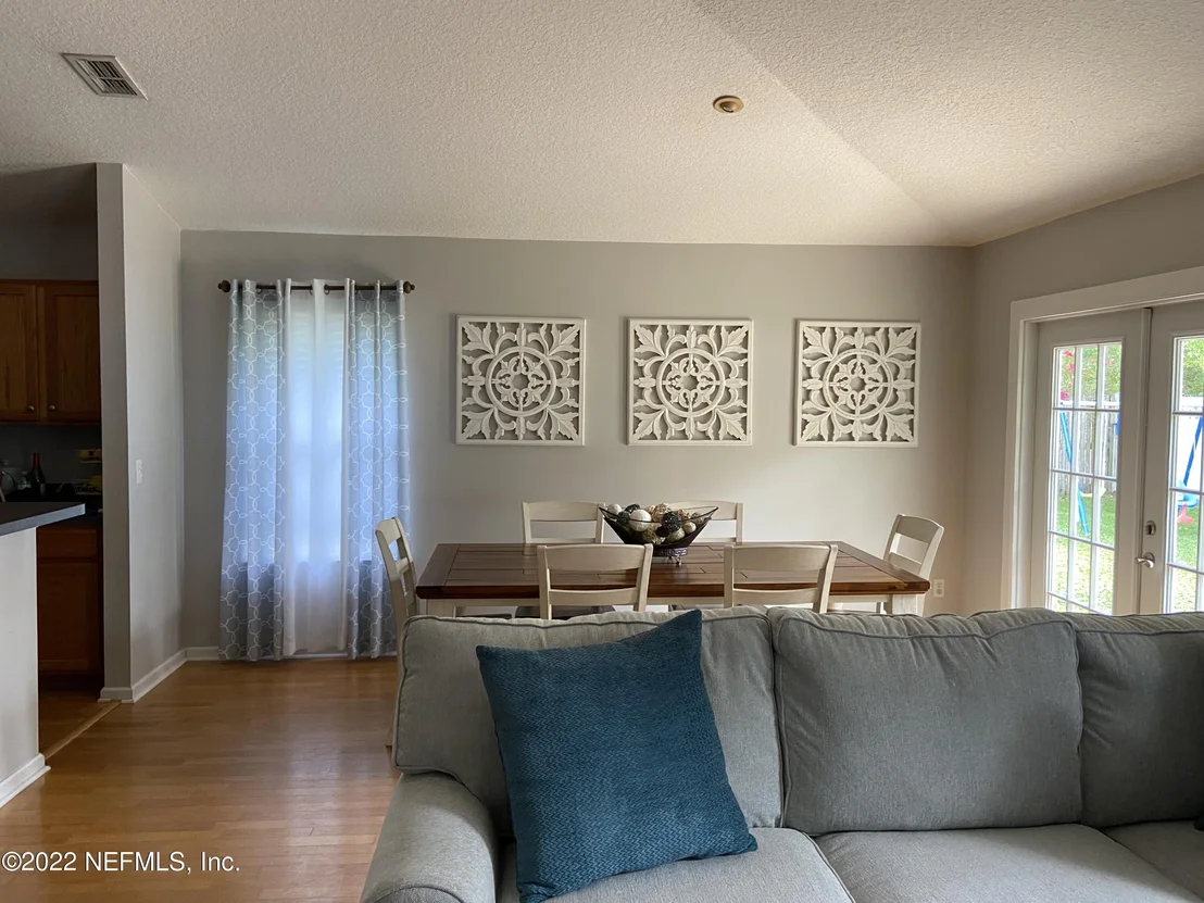 Photo of 1053 BUTTERCUP Drive