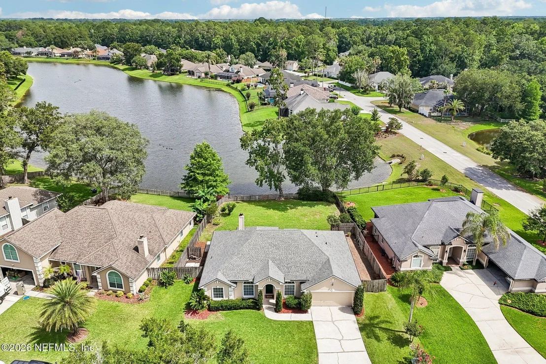 Photo of 372 MAPLEWOOD Drive