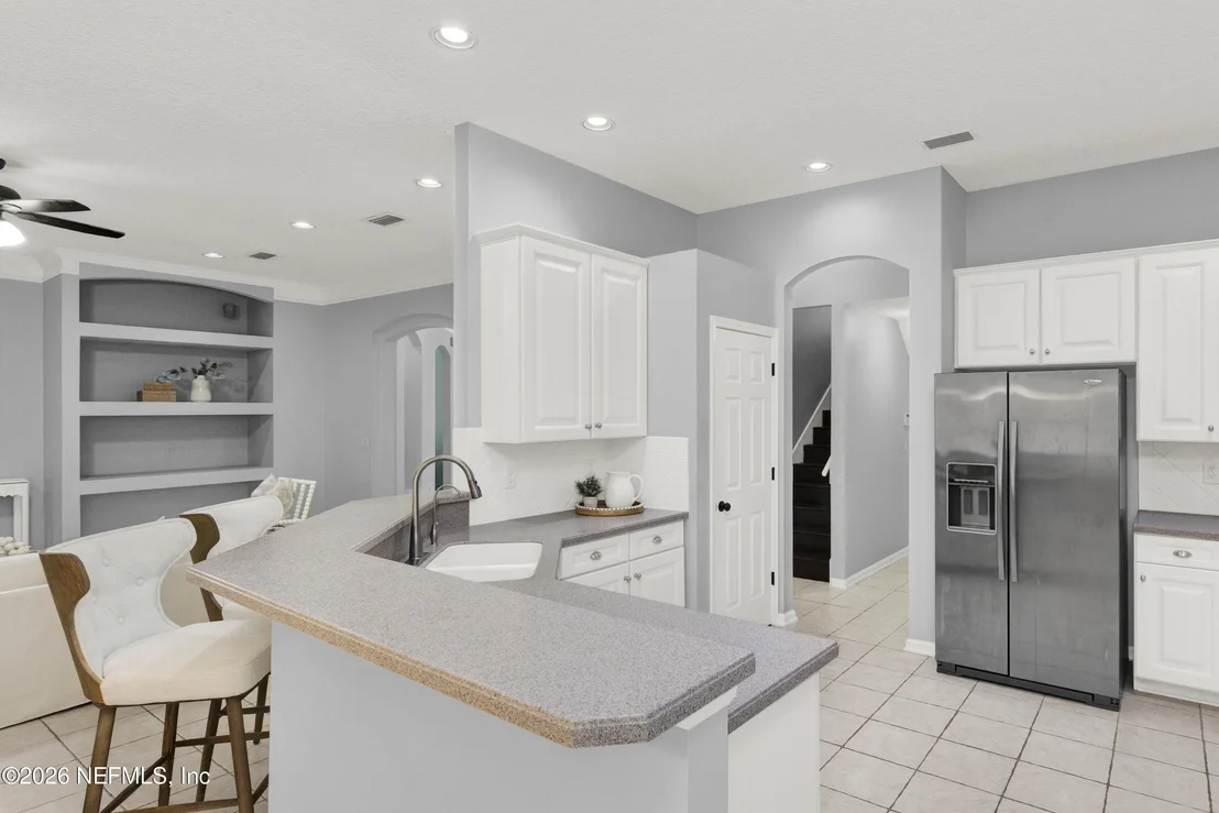 Photo of 784 W DEVONHURST Lane