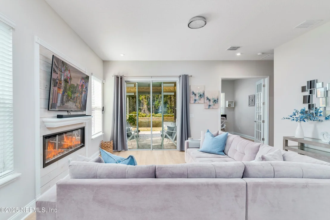 Photo of 231 SILKGRASS Place