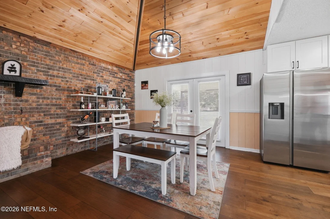Photo of 5684 MAVERICK Road