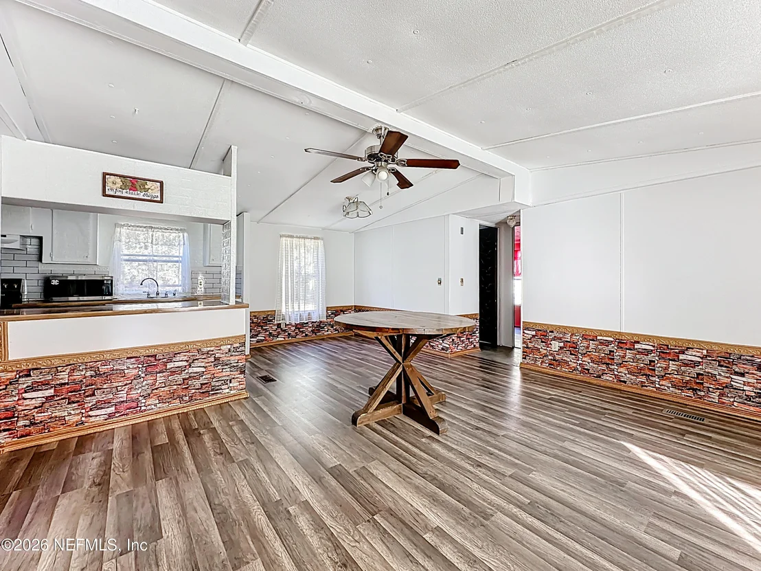 Photo of 133 REAVES Avenue