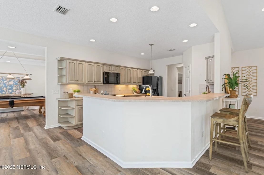 Photo of 105 SPANISH OAKS Lane