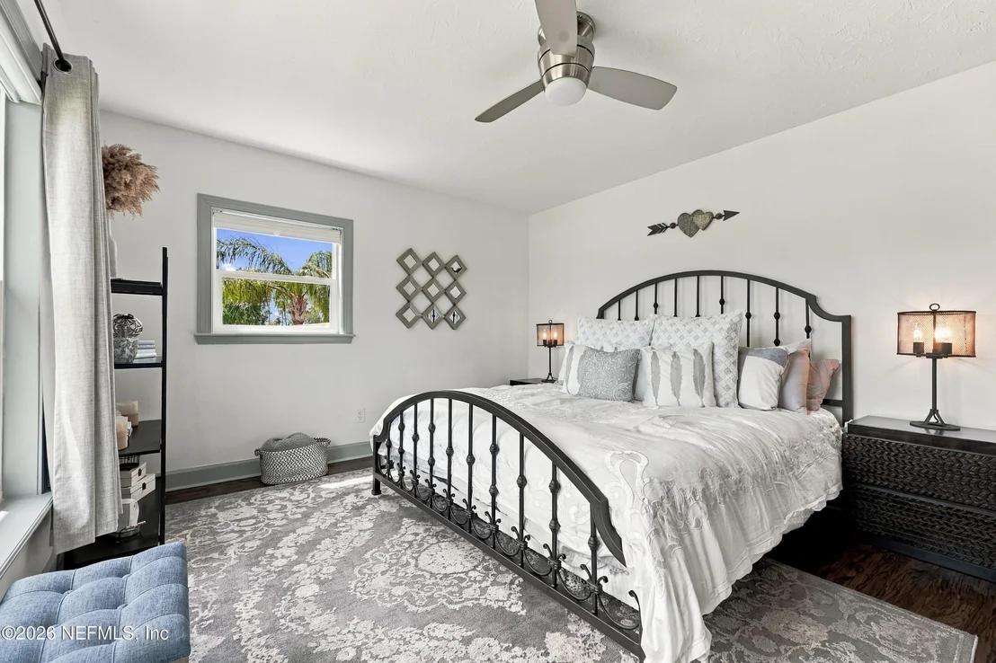 Photo of 500 TURNBERRY Lane