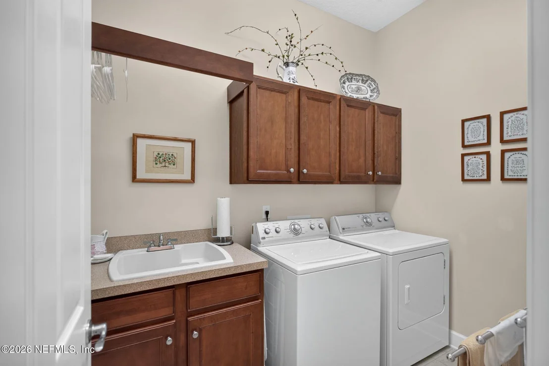 Photo of 533 CHRISTINA Drive