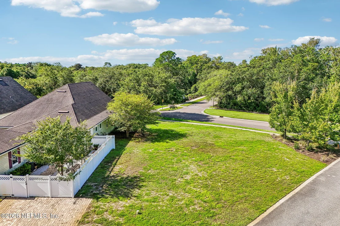 Photo of 744 S LOOP Parkway