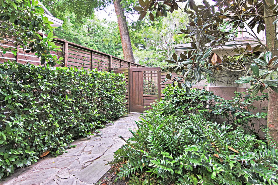 Photo of 3016 FOREST Circle