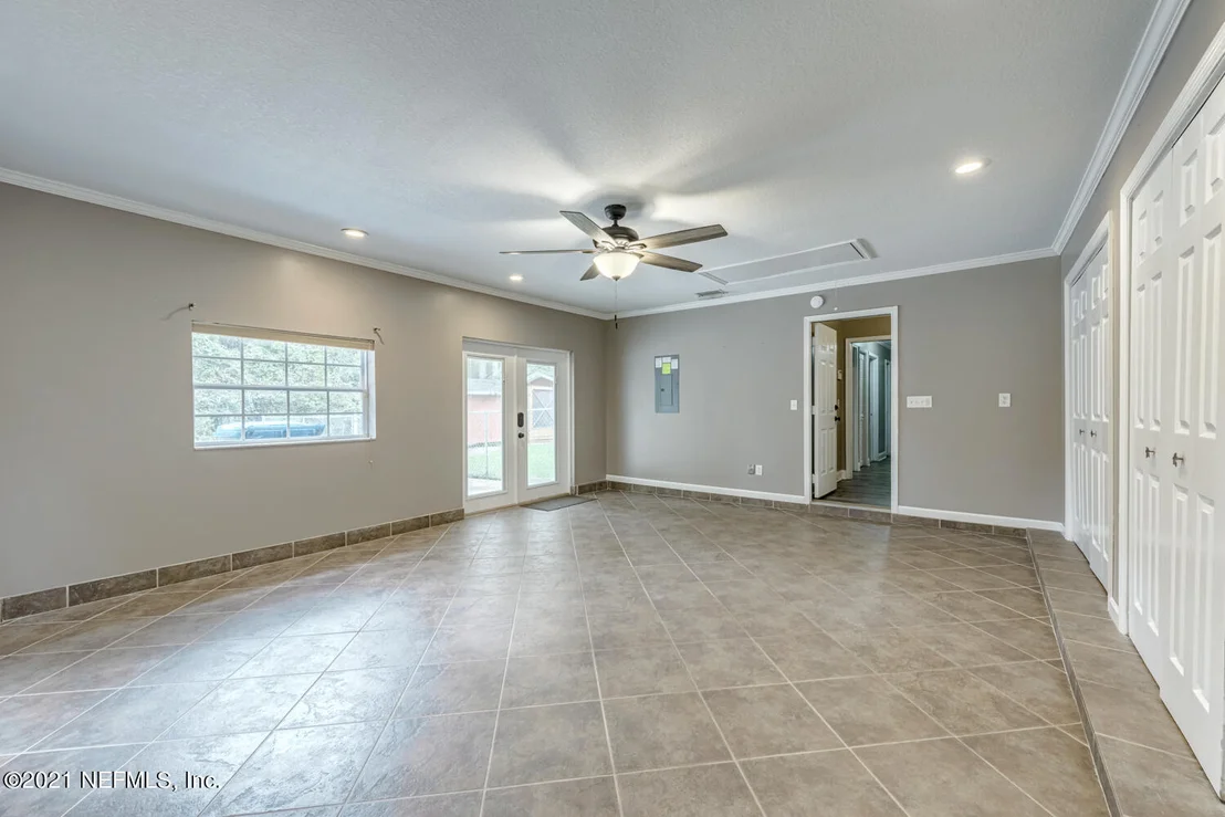 Photo of 370 CIRCLE Drive W