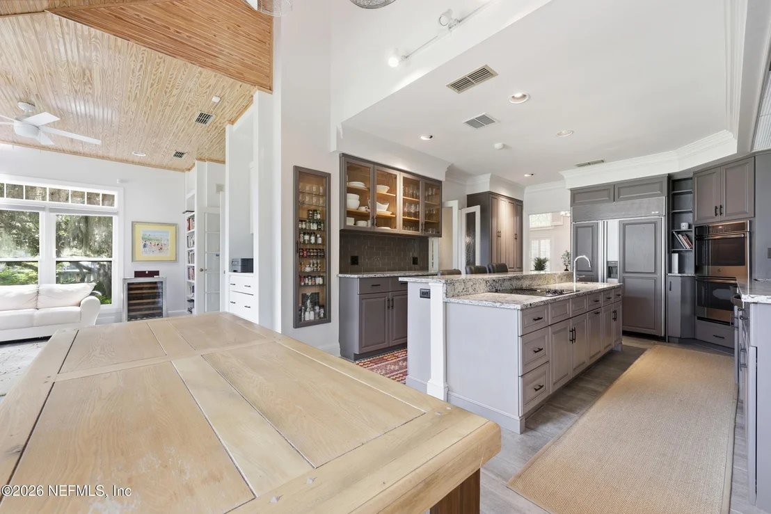 Photo of 2656 BEAUCLERC Road