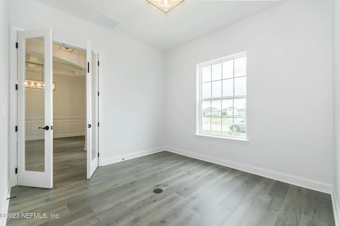 Photo of 261 YORKSHIRE Drive