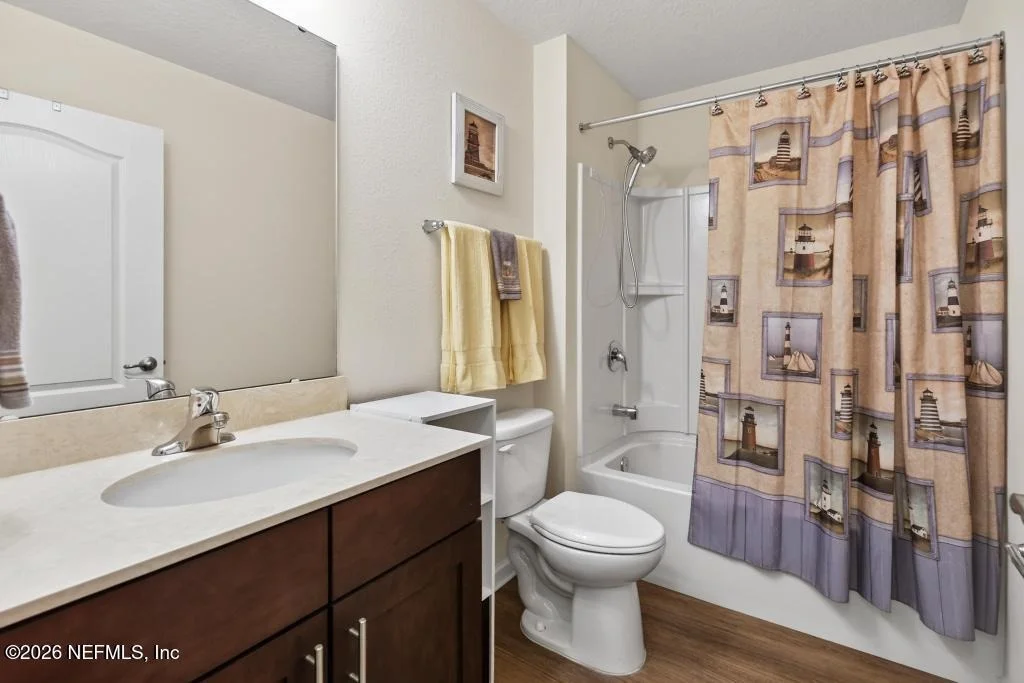 Photo of 558 PALACE Drive