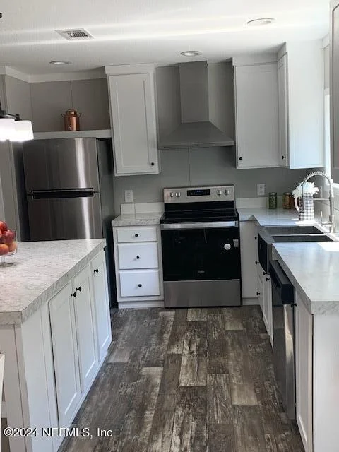 Photo of 457 LOGAN Avenue